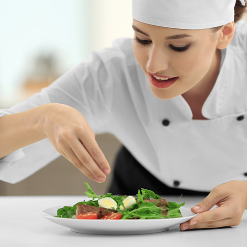 طباخة منزلية شرق الرياض